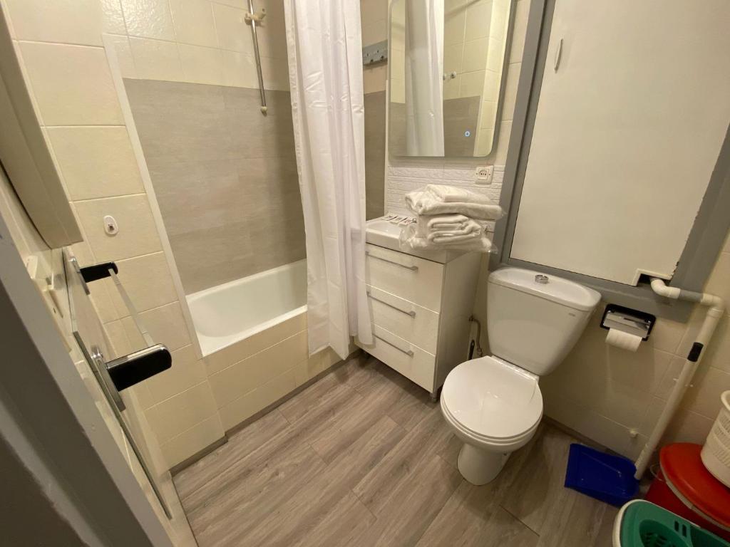 Koupelna v ubytování Apartamentos Grifovacances Consuegra 1