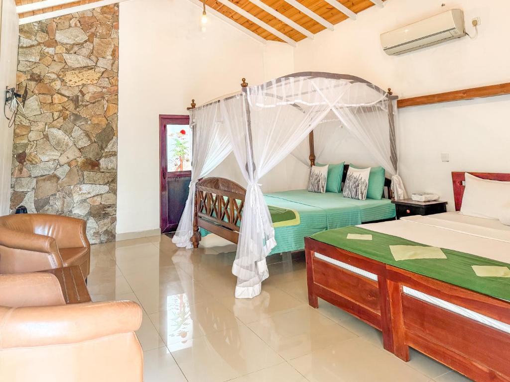 Airport Green Olive Villa - 5