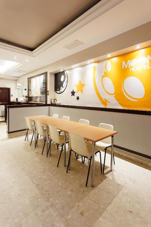 TV a/nebo společenská místnost v ubytování Moon Hostel Bio
