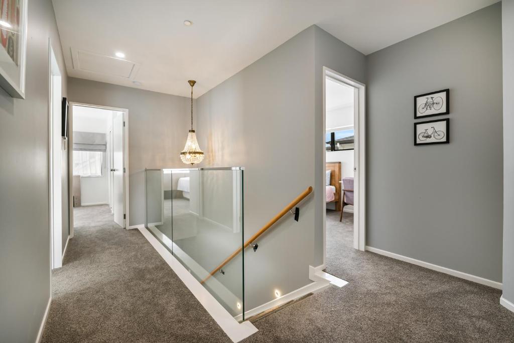 Auckland ONE Tree Hill Coby Suit - Resim 3