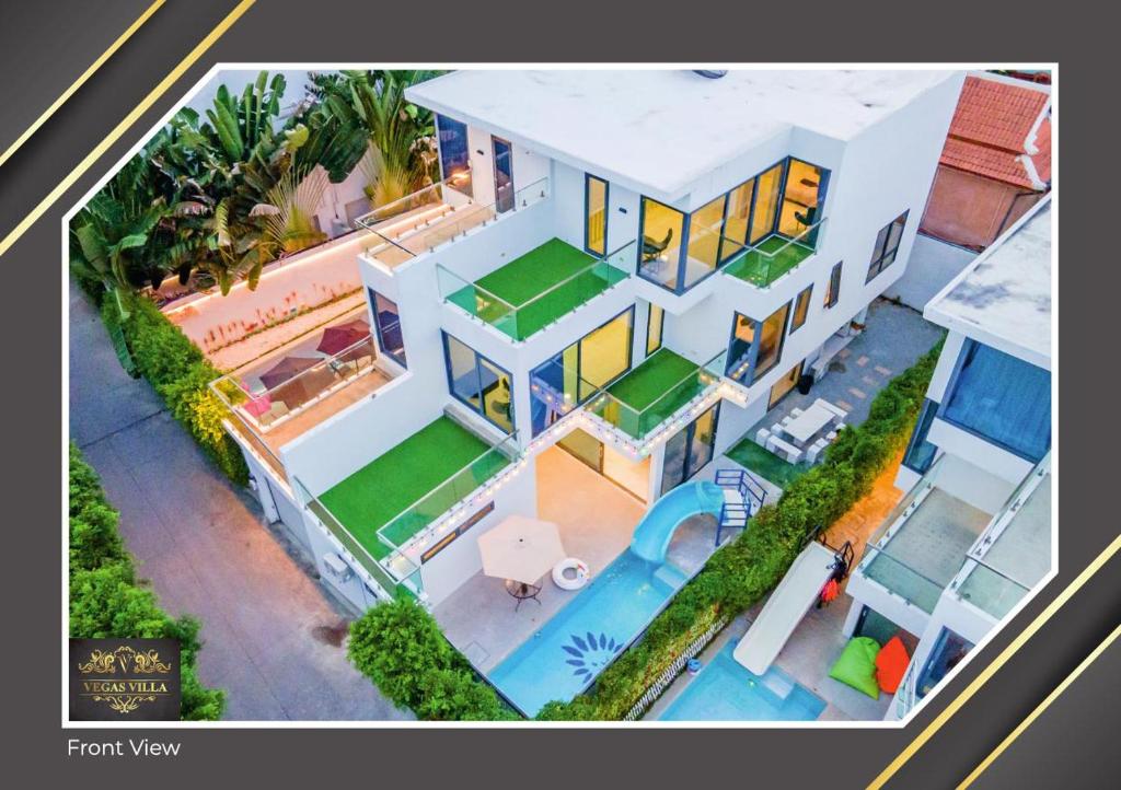 Swimmingpoolen hos eller tæt på Vegas villa, Pattaya