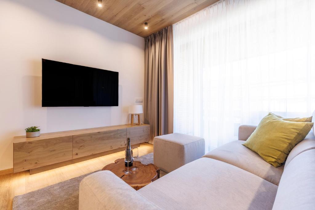 Vista Apartments - 4