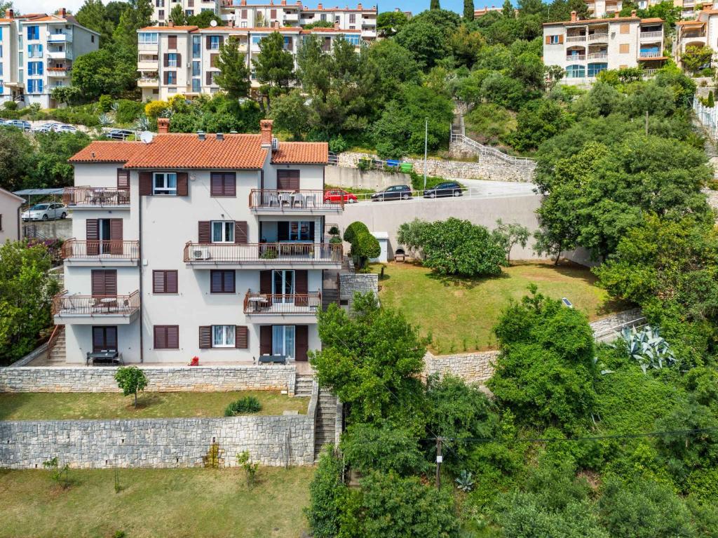 Budova, v ktorej sa apartmán nachádza