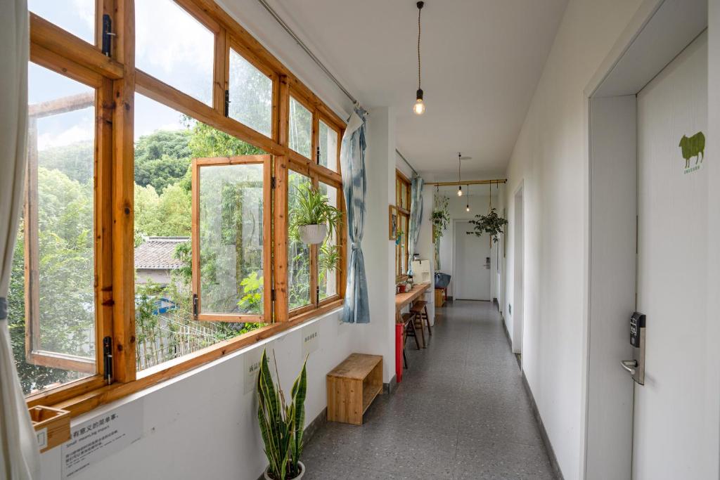 Gallery image of Shaoxing Little Forest Eco-friendly Hotel Lu Xun's Hometown Branch in Shaoxing