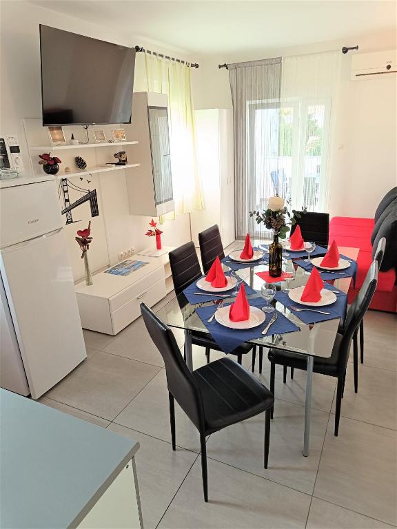 Apartment Mario, Novalja, with 3 air conditioning units