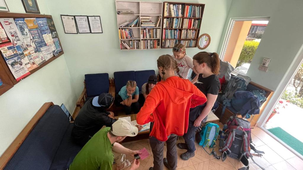 Oaspeți care stau la Nanohana Lodge