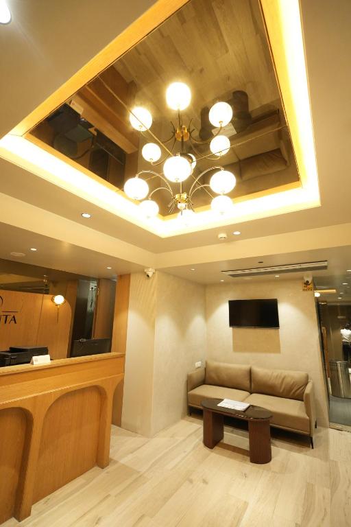 TV a/nebo společenská místnost v ubytování SIVANTA by BOMBAY GROUP OF HOTELS NAGPUR