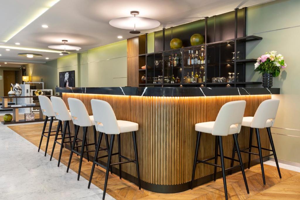 La Clef Tour Eiffel Paris by The Crest Collection - Resim 7