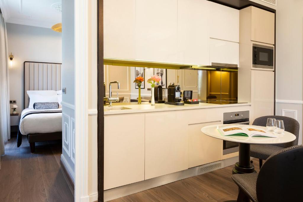 La Clef Tour Eiffel Paris by The Crest Collection - Resim 35