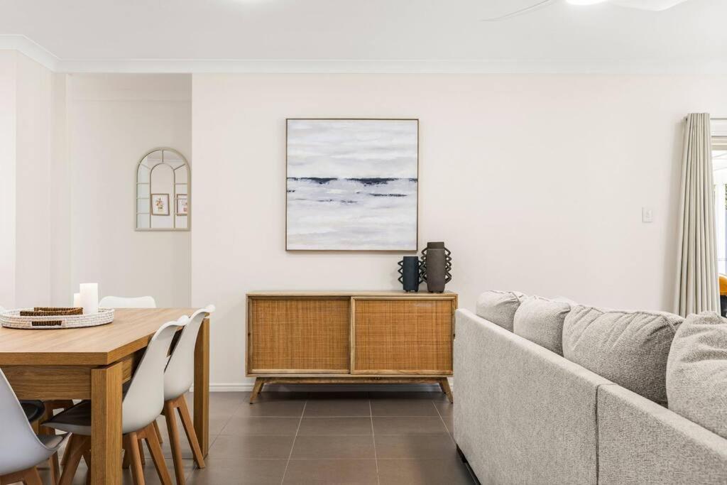 Χώρος καθιστικού στο "Emmeline"