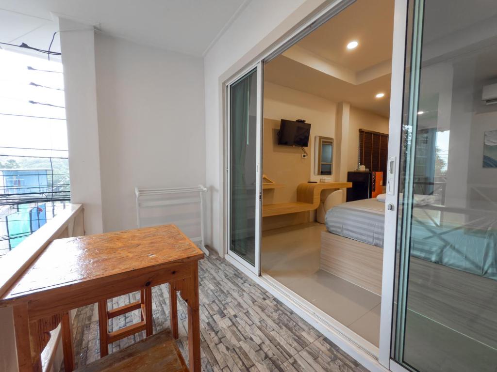 The Seathru Koh Larn - Resim 37