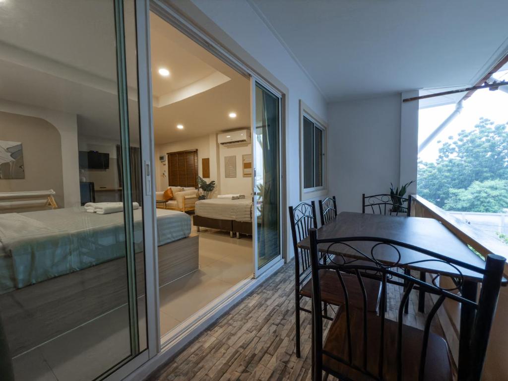 The Seathru Koh Larn - Resim 43