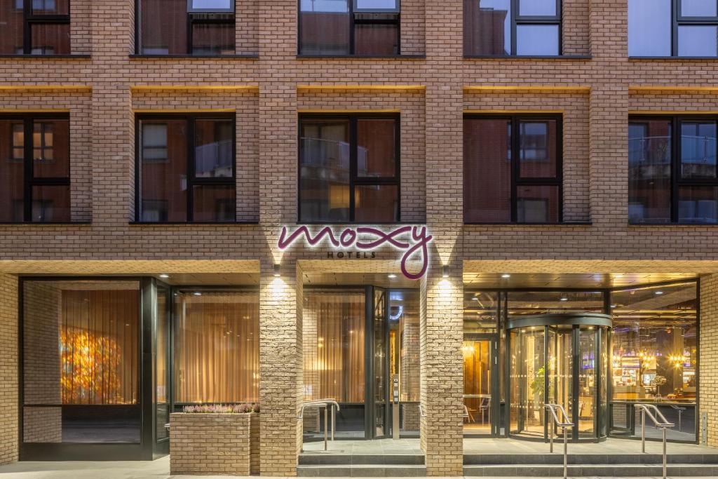 Zgradba, v kateri se nahaja hotel