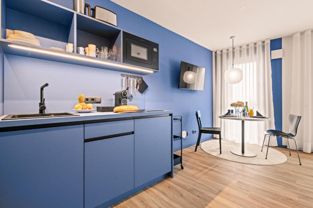 Motel42-Temporary Living - 9