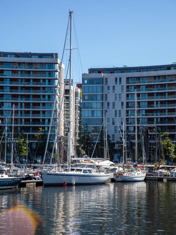 Ramada by Wyndham Belfast - Resim 6