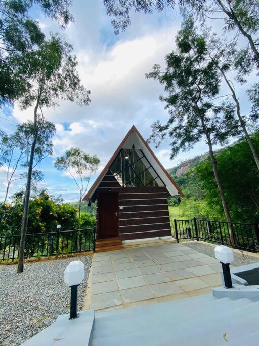 KanthalloorBeautiful Cottage with Swimming Pool At Kanthalloor的相册照片