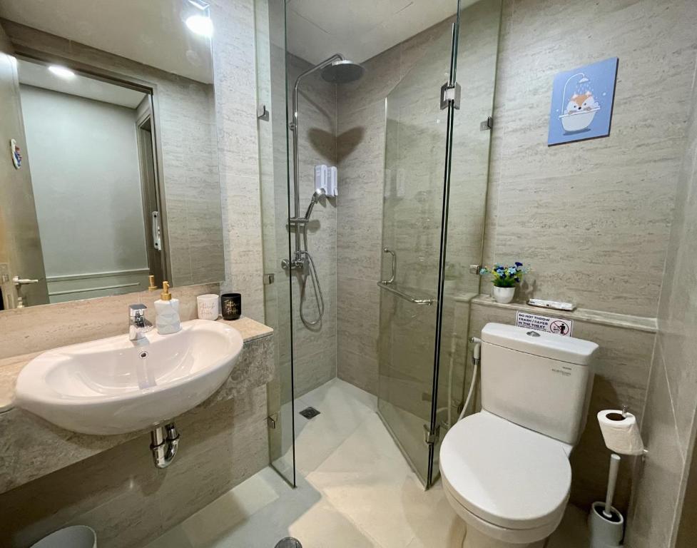 Studio Sea View Apartment at Gold Coast PIK by MYsweethome - 19