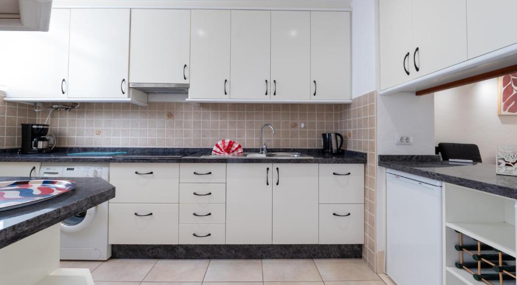 Kuchyň nebo kuchyňský kout v ubytování Apartamento Azahara