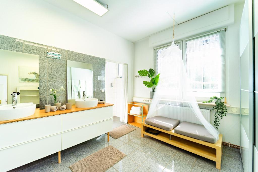 Loft House 170qm, Central, Own Garden, Parking lot - Three-Bedroom House