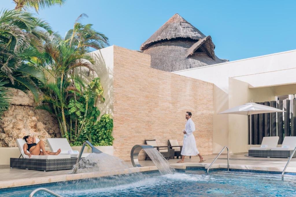 Bazén v ubytování Iberostar Selection Cancún nebo v jeho okolí