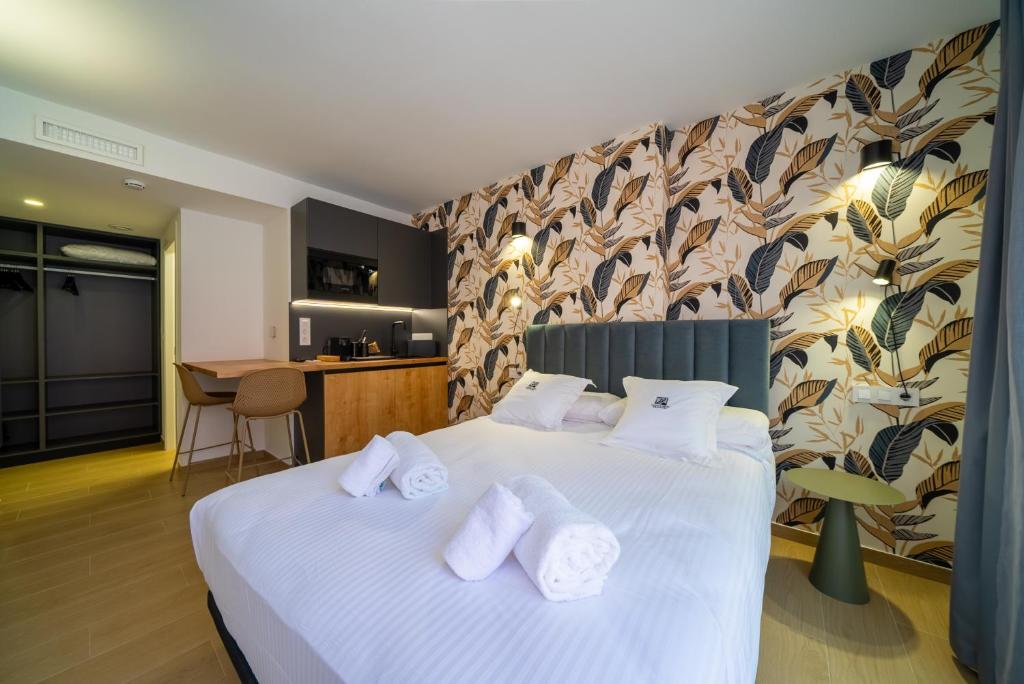 Postel nebo postele na pokoji v ubytování Alicante Smart Accommodation