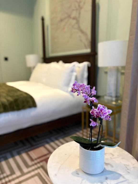 Ellen Kensington - Resim 31