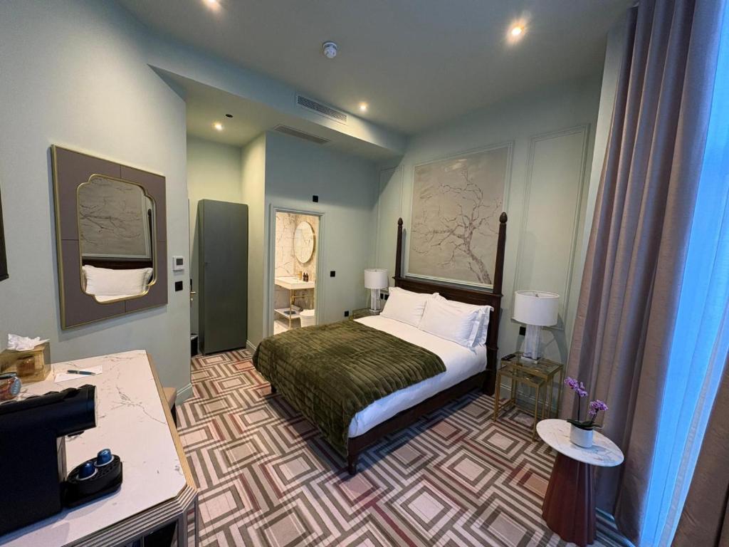 Ellen Kensington - Resim 11