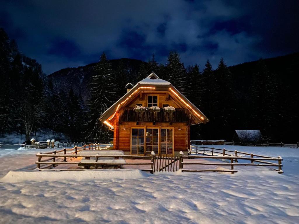 Alpi Giulie Chalets v zimě