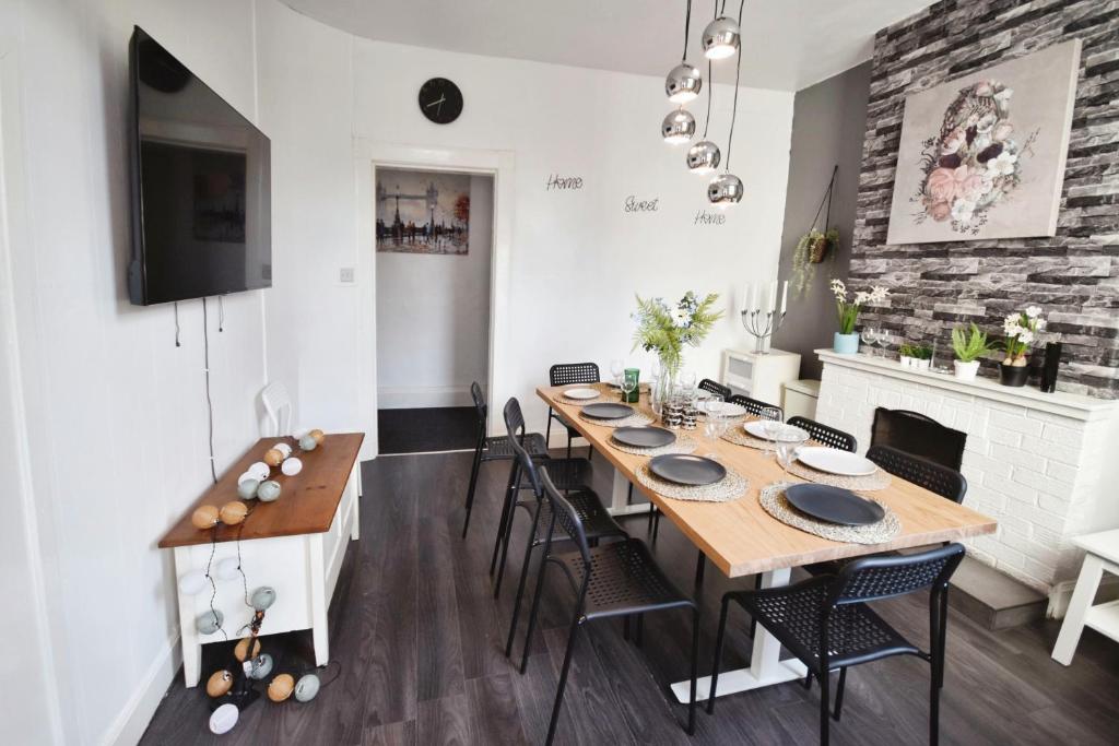 Clydebank House near Glasgow 4 bedrooms - Appartement Met 2 Slaapkamers