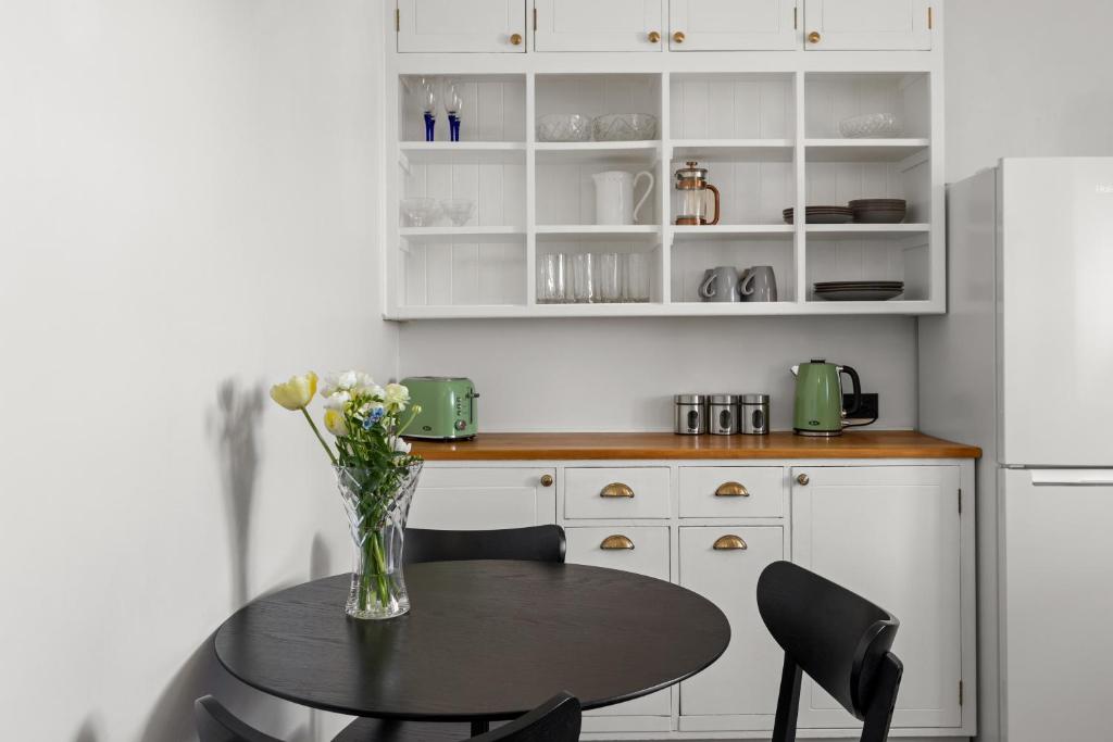 Modern Art Deco Cutie - Resim 10