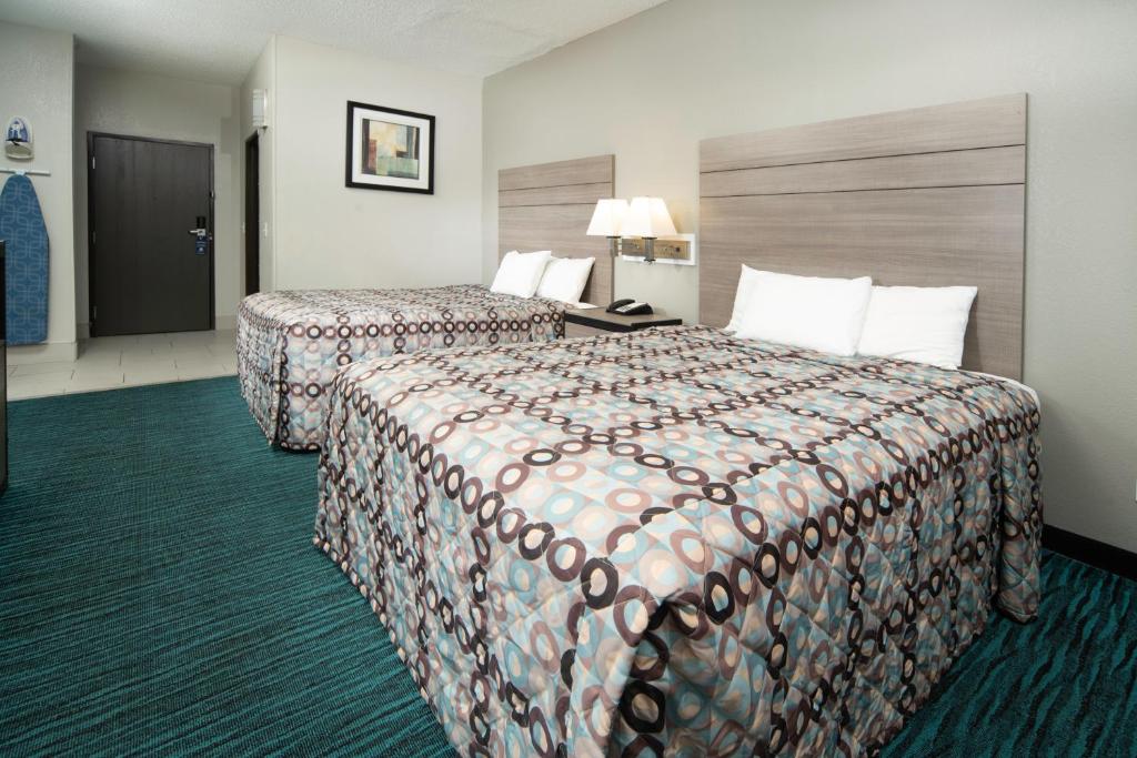 BridgePointe Advantage by BPhotels - Queen Room Met Twee Queensize Bedden - Niet -roken