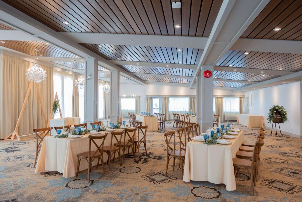 Restaurace v ubytování Prestige Treasure Cove Resort, WorldHotels Elite