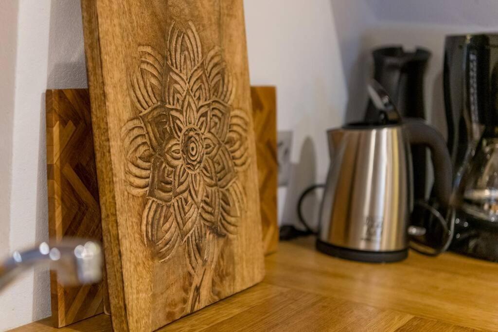 Příslušenství pro přípravu čaje a kávy v ubytování Hygge Hüs - Apartment 2