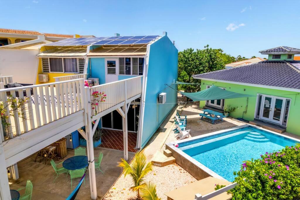 Afbeelding uit fotogalerij van Bonaire Boutique Seaview home with Pool A Diver's Dream Destination in Kralendijk