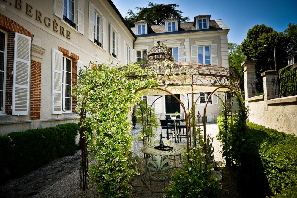 Zahrada ubytování Champagne André Bergère & Suites