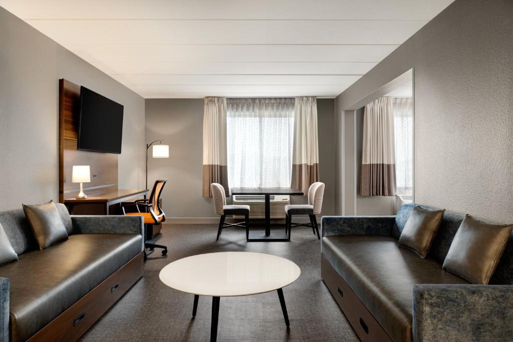 Four Points by Sheraton Columbus-Polaris photo