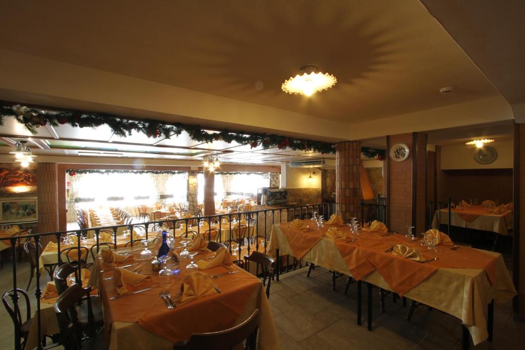 Restaurace v ubytování Hotel Bamby