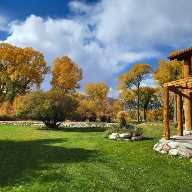 Zahrada ubytování BuffaloPeaks Lodge