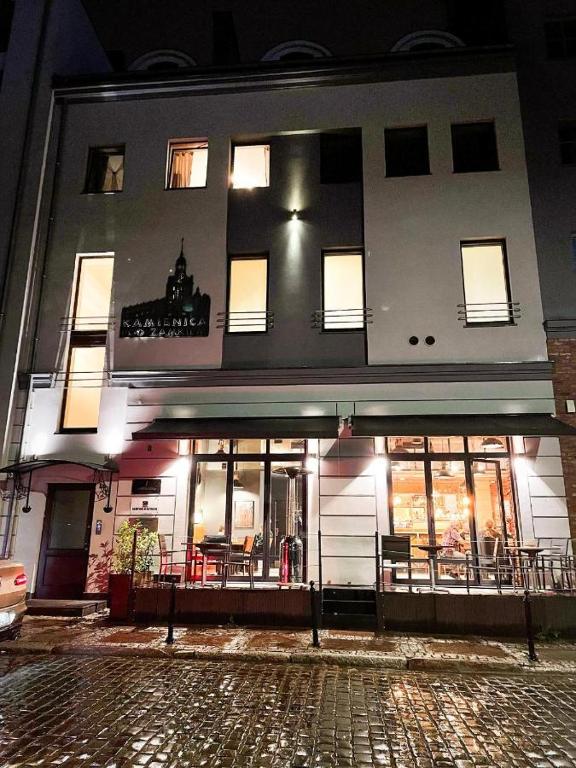 Budova, v ktorej sa apartmán nachádza