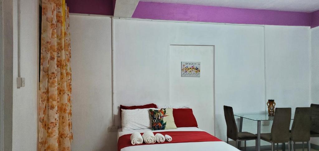 Postel nebo postele na pokoji v ubytování D & Dee's IN