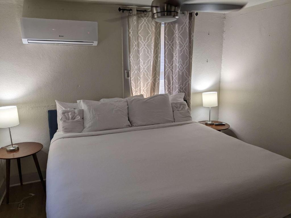 Retro Rainbow at Herb River-Orange Oasis #2-Upstairs - Departamento
