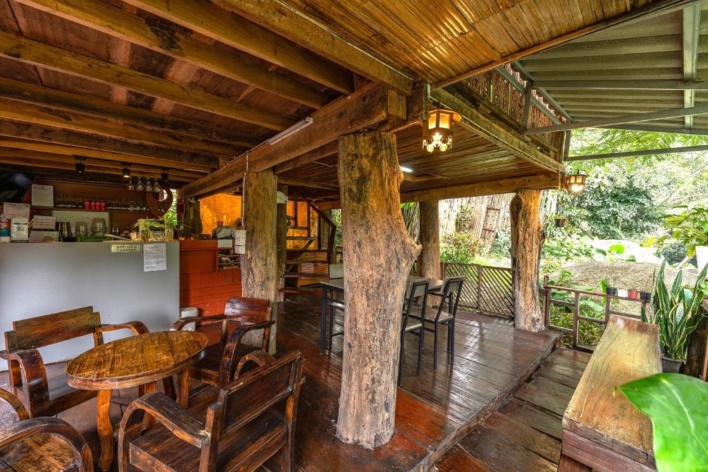 Monruamsuk Homestay Cafe and Bistro - Resim 7