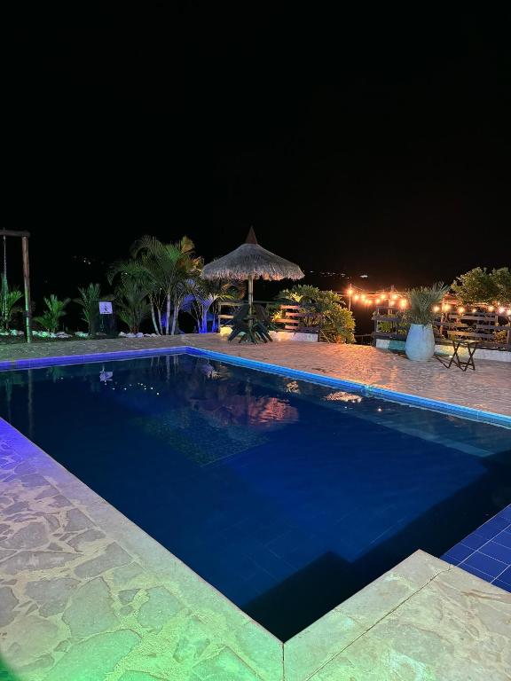 Πισίνα στο ή κοντά στο Entre Verdes Hotel & Glamping