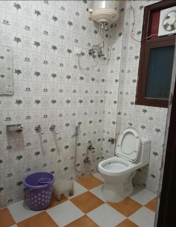 Koupelna v ubytování Thakur homes- couple and family friendly homestay