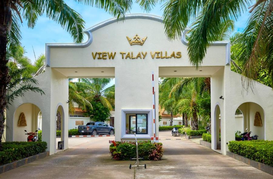 Fotografie z fotogalerie ubytování Luxury 205sqm Pool Villa in Central Location 5min to Beach & Walking Street v destinaci Pattaya Central