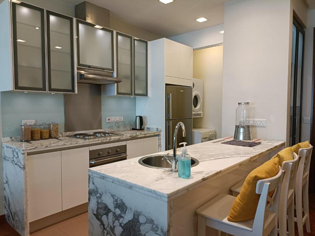 Straits Quay Marina Suites Penang By AuroraHomes - Apartamento Con Vista Al Mar