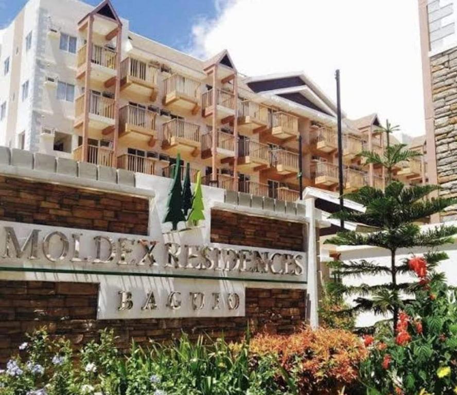 Το κτήριο όπου στεγάζεται  το ξενοδοχείο διαμερισμάτων