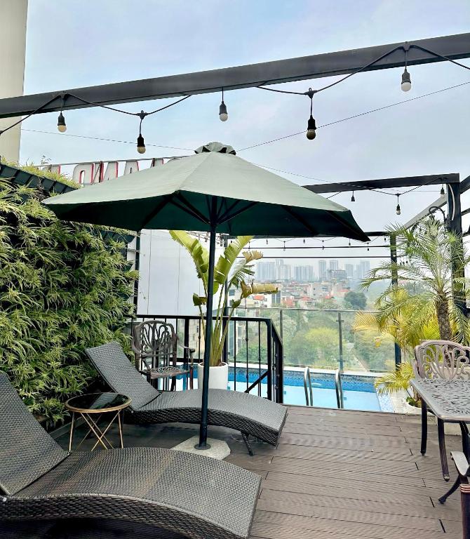 Bazén v ubytování 22Land Residence Hotel & Spa Hanoi nebo v jeho okolí