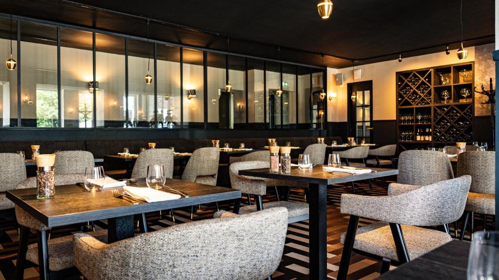 Posezení v ubytování Logis hôtel Restaurant Le Faisan Dore