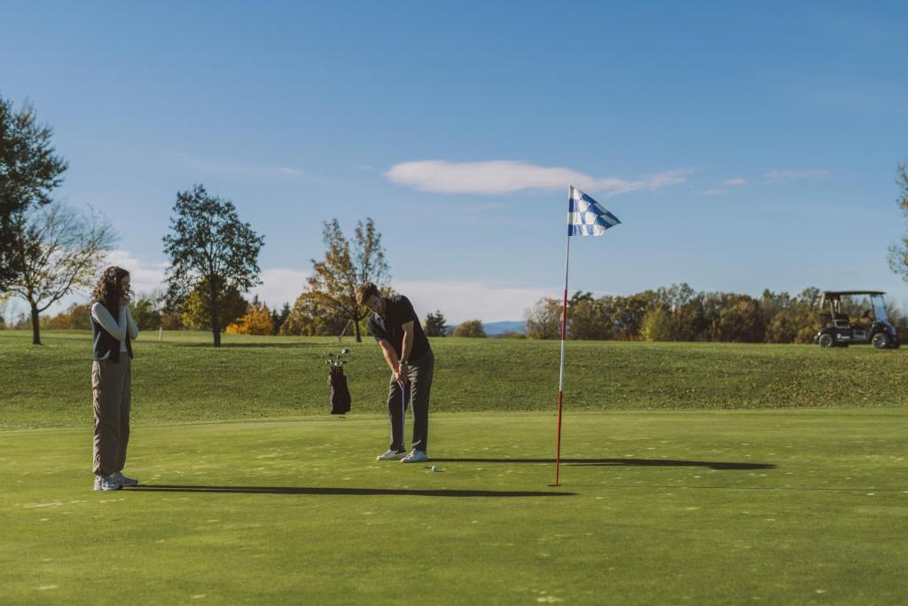 Golf v hotelu nebo okolí